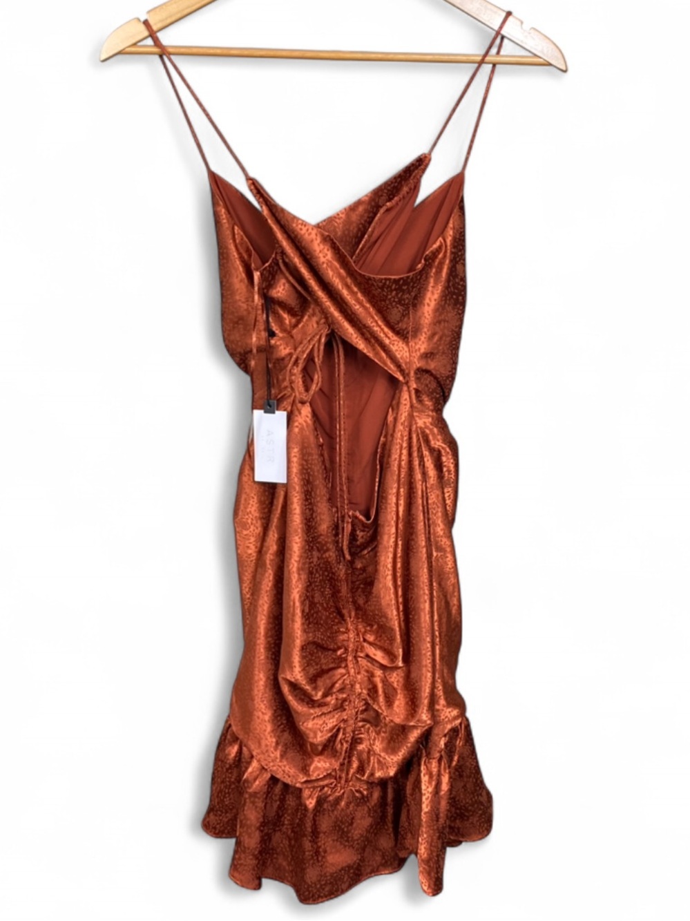 ASTR The Label Rust Ruched Bodycon Mini Dress Open Back Ruffle Hem L - Picture 4 of 11